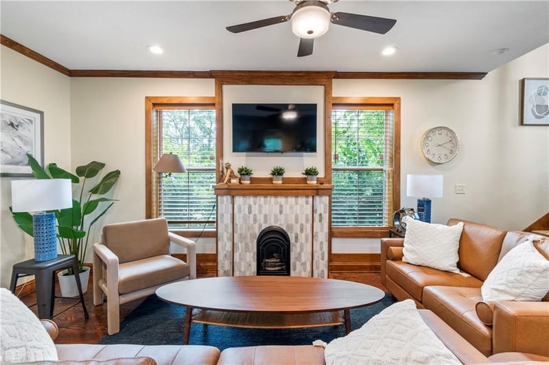 3412 Charlotte St, Kansas City, MO 64109