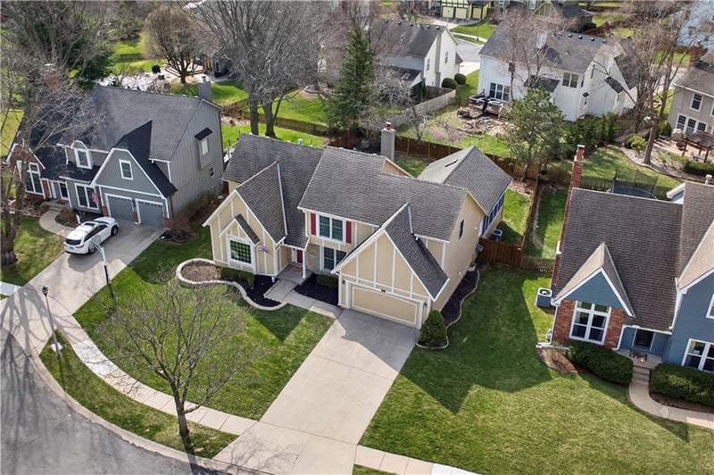 9911 124th Ter, Overland Park, KS 66213