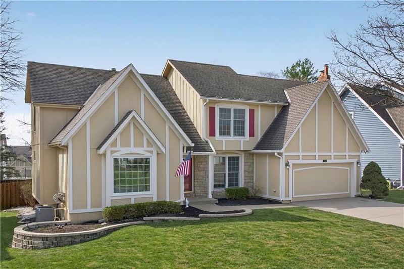 9911 124th Ter, Overland Park, KS 66213