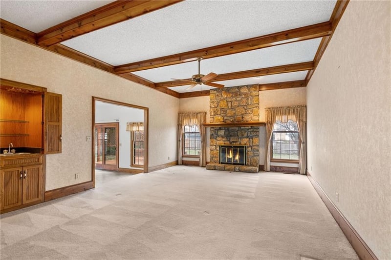 9529 116th Ter, Overland Park, KS 66210