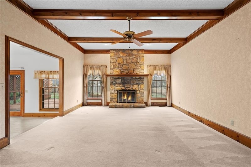 9529 116th Ter, Overland Park, KS 66210