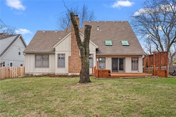 9529 116th Ter, Overland Park, KS 66210