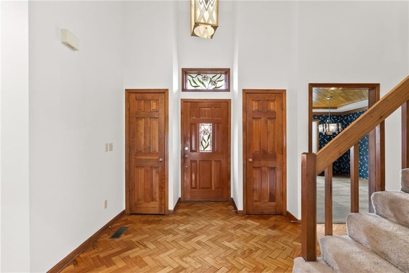 9529 116th Ter, Overland Park, KS 66210