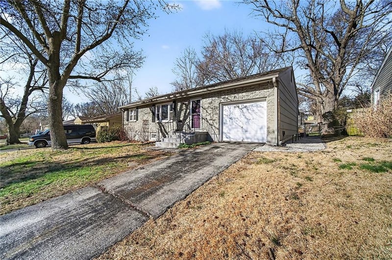 8210 Mcgee St, Kansas City, MO 64114