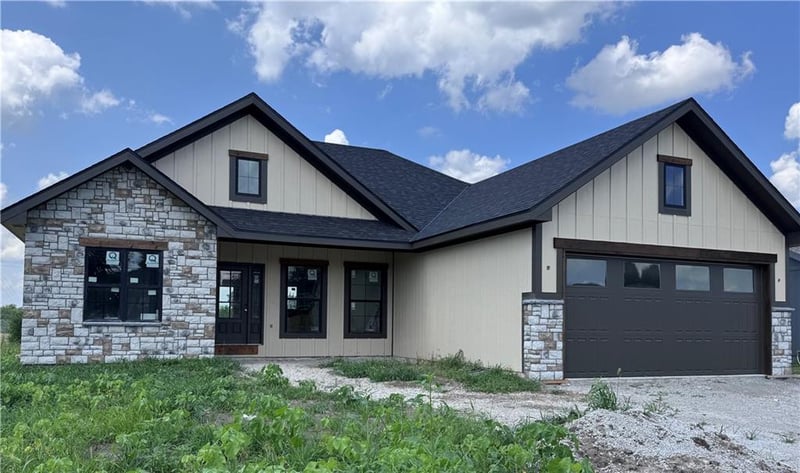 803 Timberline Dr, Cameron, MO 64429