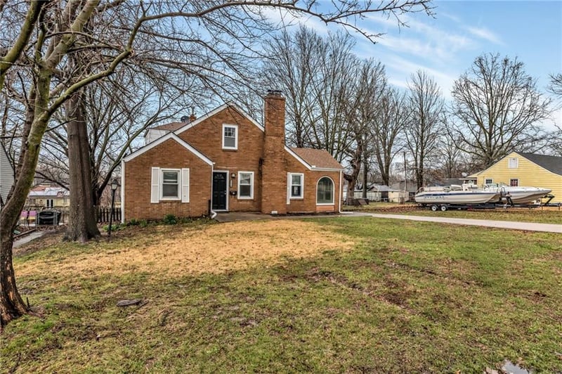 9614 32nd S St, Independence, MO 64052