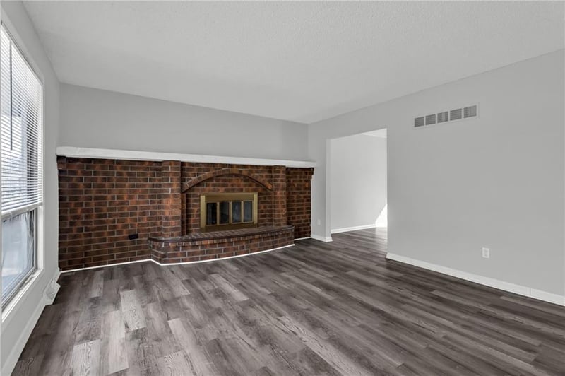 705 80th Ter, Kansas City, MO 64118