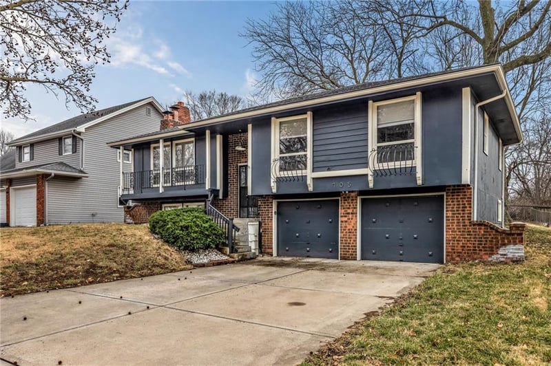 705 80th Ter, Kansas City, MO 64118