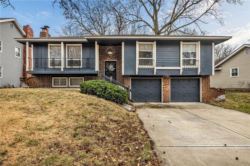 705 80th Ter, Kansas City, MO 64118