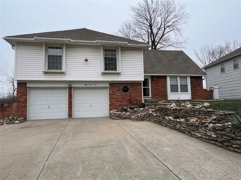 3712 104th St, Kansas City, MO 64137