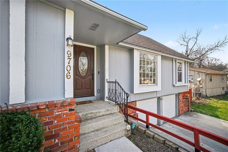 9706 Melrose Dr, Overland Park, KS 66214