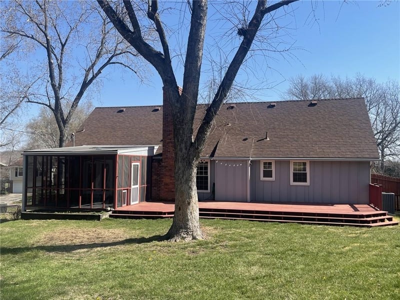 9706 Melrose Dr, Overland Park, KS 66214