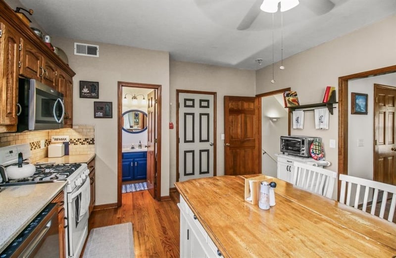 34010 Pink Hill Rd, Grain Valley, MO 64029