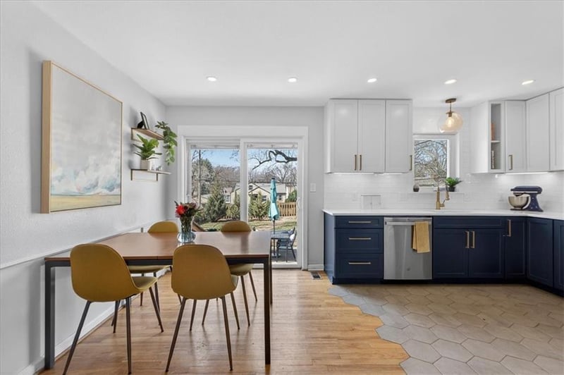 8306 Madison Ave, Kansas City, MO 64114