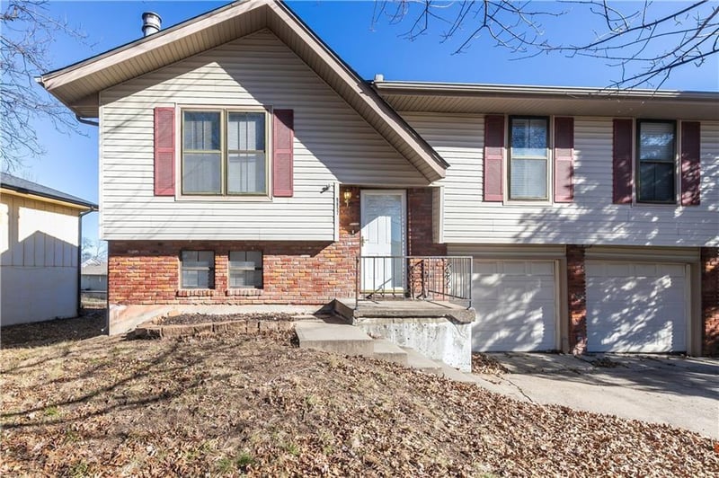 9857 Cherry St, Kansas City, MO 64155