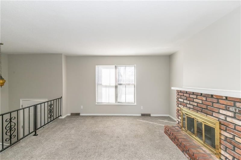 9857 Cherry St, Kansas City, MO 64155