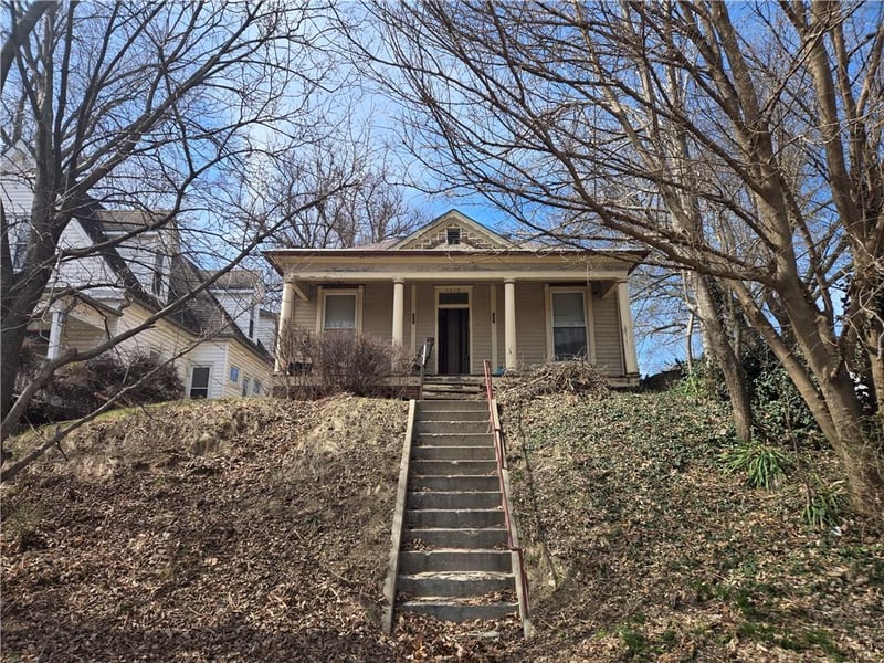 1618 Main St, St Joseph, MO 64505