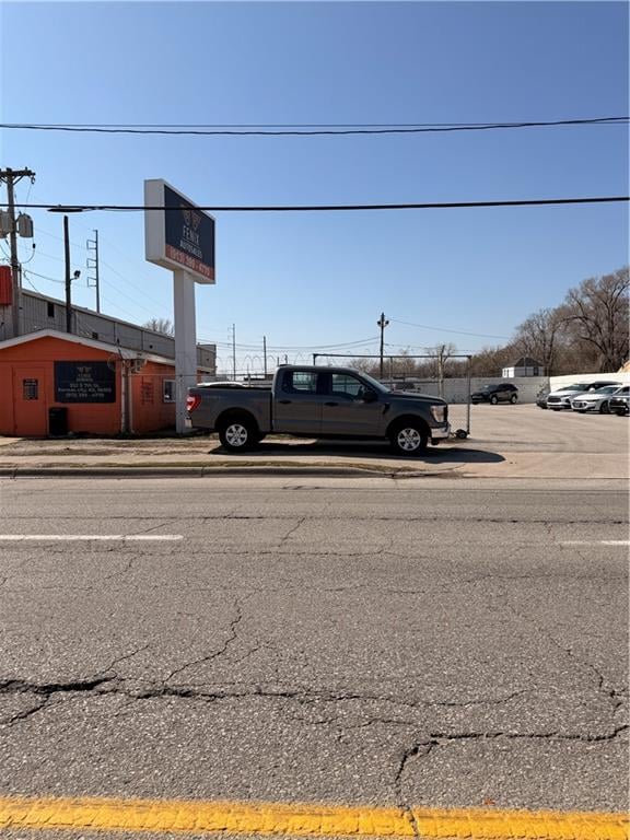 932 7th St, Kansas City, KS 66105