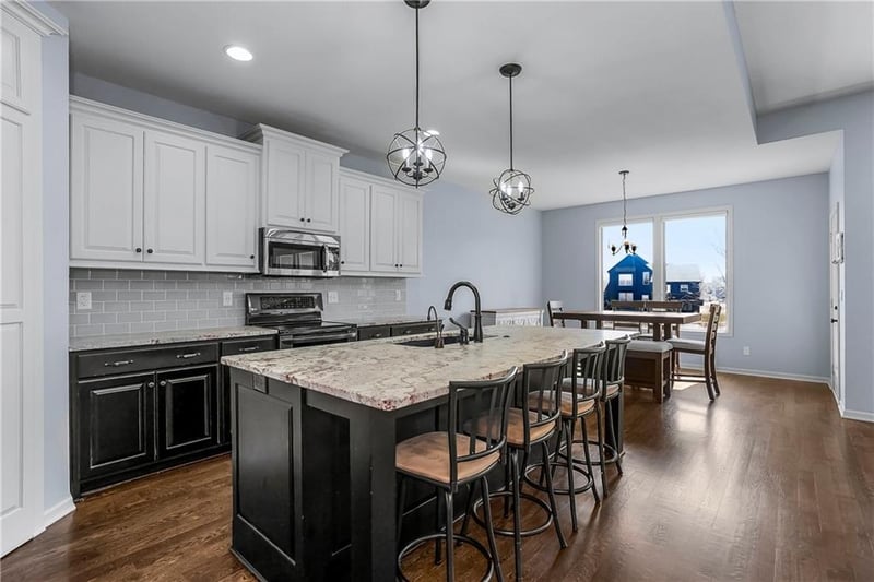 2301 Piatt Ln, Olathe, KS 66061