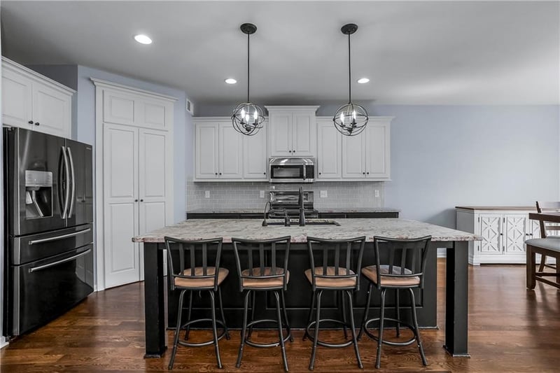 2301 Piatt Ln, Olathe, KS 66061