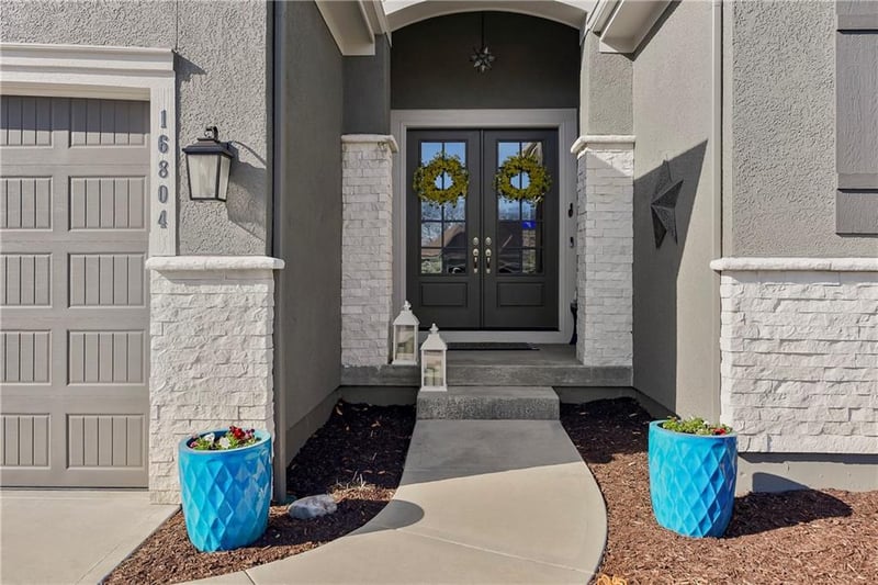 16804 Bradshaw St, Overland Park, KS 66221