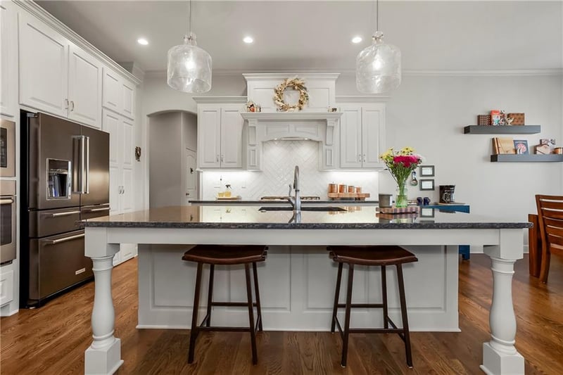 16804 Bradshaw St, Overland Park, KS 66221