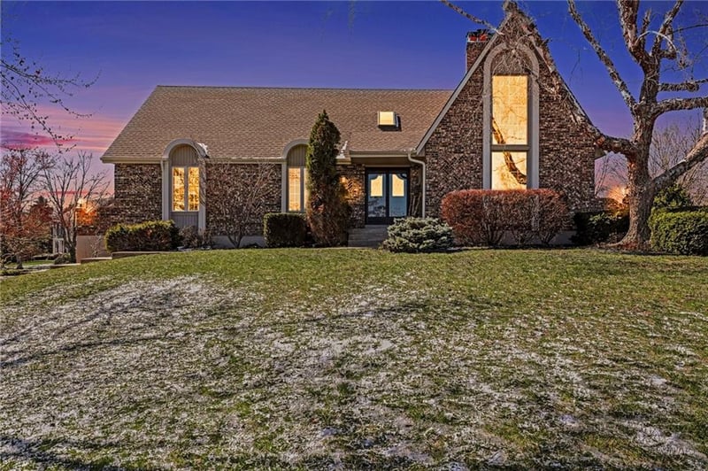 16930 Grandview St, Overland Park, KS 66085