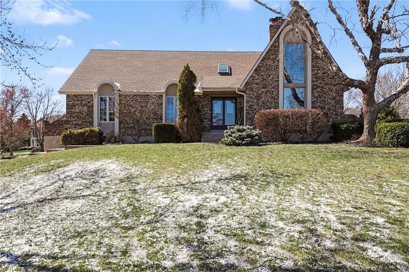 16930 Grandview St, Overland Park, KS 66085