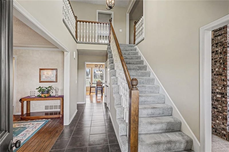 16930 Grandview St, Overland Park, KS 66085