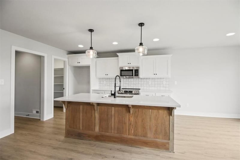 1011 Eli Ln, Warrensburg, MO 64093