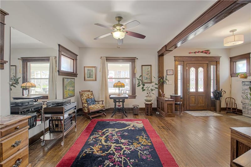 3116 E Linwood Blvd, Kansas City, MO 64128