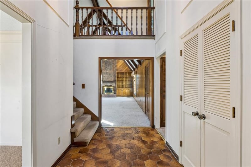 11733 109th Cir, Overland Park, KS 66210