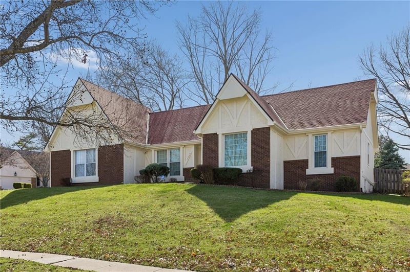 11733 109th Cir, Overland Park, KS 66210