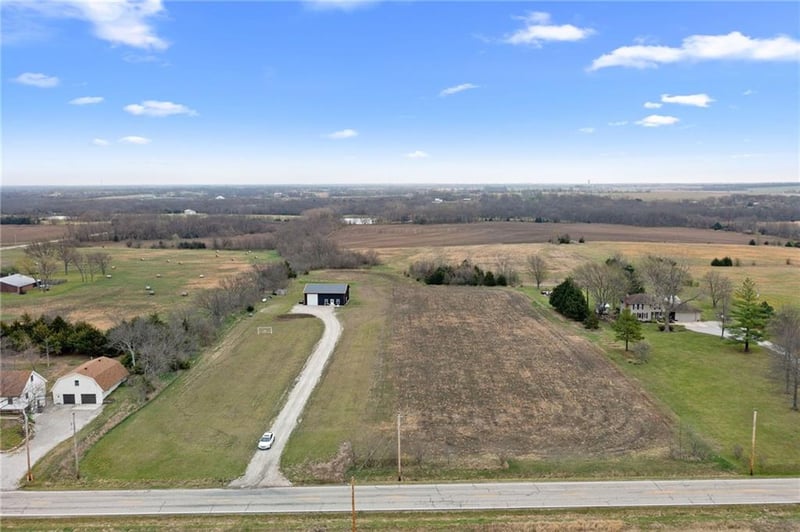 15231 Edgerton Rd, Gardner, KS 66030