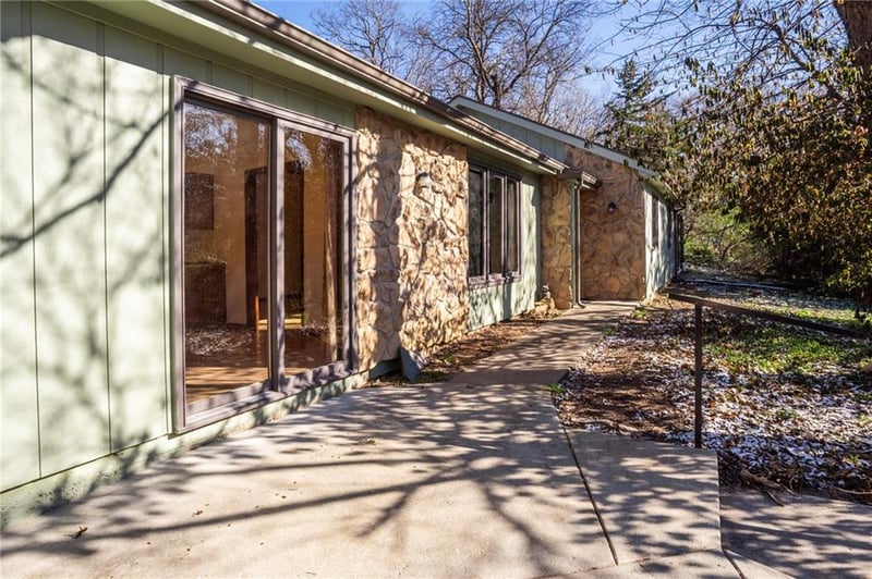 3008 Westdale Pl, Lawrence, KS 66049