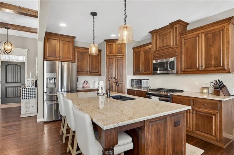 19013 Deer Run St, Spring Hill, KS 66083
