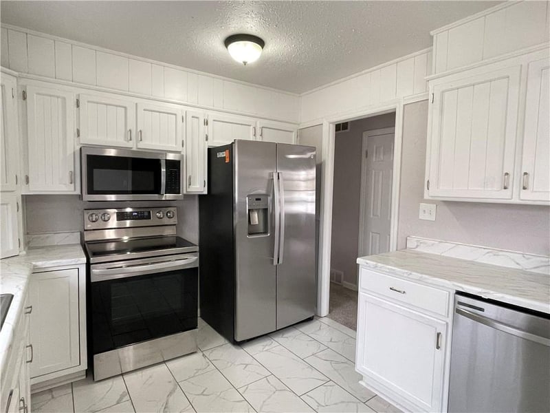 8955 54th St, Raytown, MO 64133