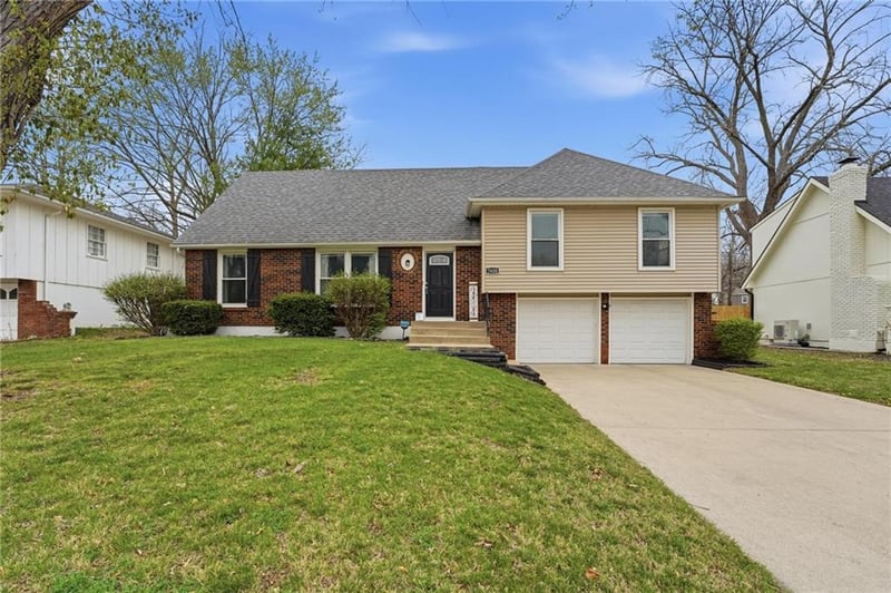 7620 100th St, Kansas City, MO 64134