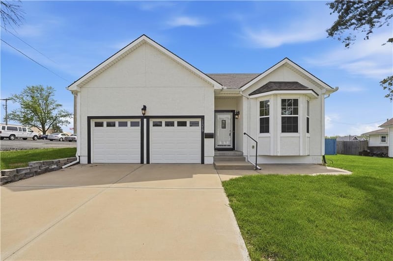 11219 57th Ter, Shawnee, KS 66203