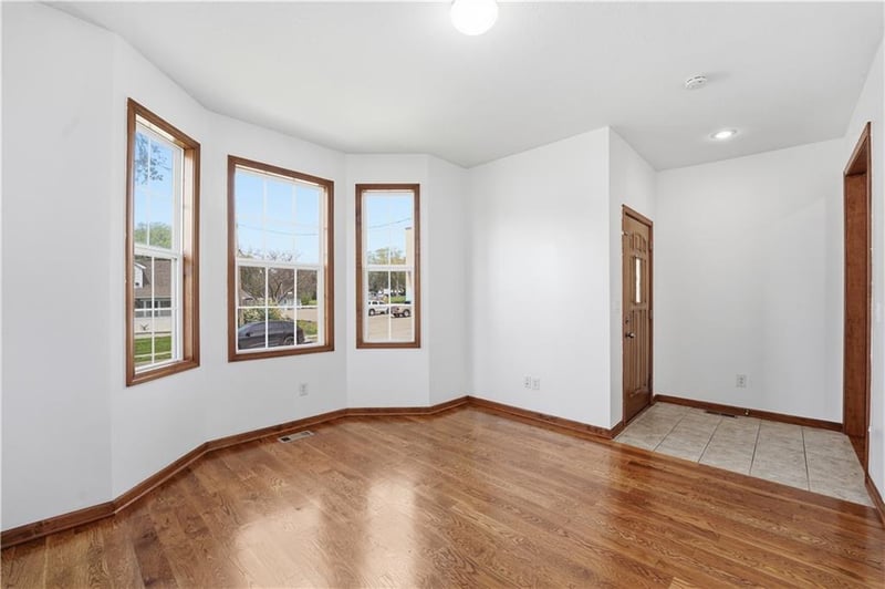 11219 57th Ter, Shawnee, KS 66203
