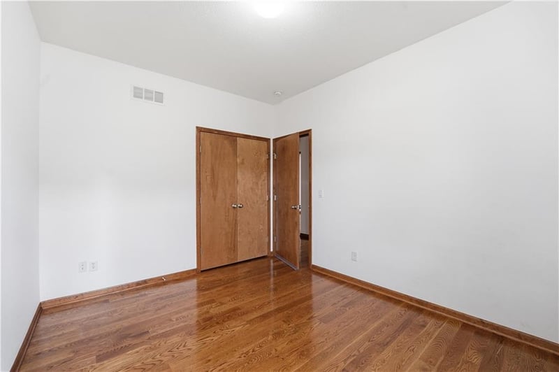 11219 57th Ter, Shawnee, KS 66203