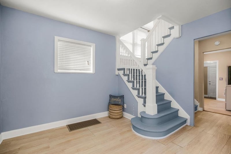 2112 36th St, Kansas City, MO 64109