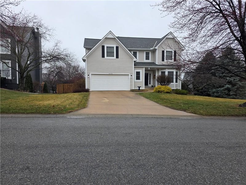 14416 Hemlock St, Overland Park, KS 66223