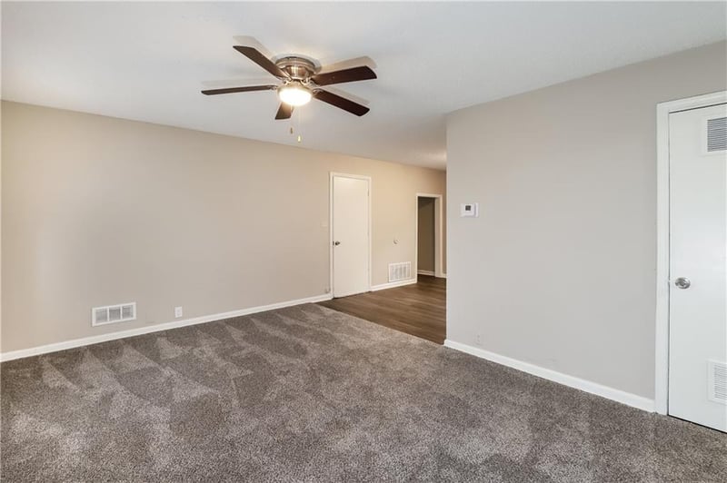 7300 112th St, Kansas City, MO 64134