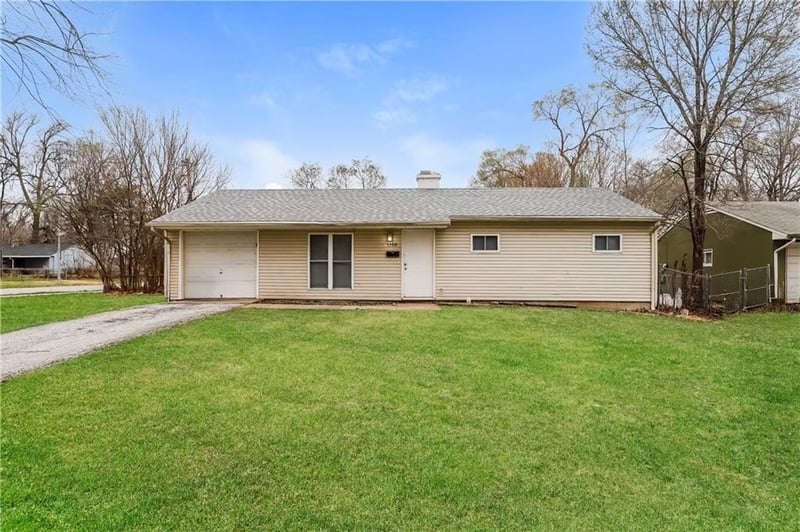 7300 112th St, Kansas City, MO 64134