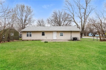 7300 E 112th St, Kansas City, MO 64134