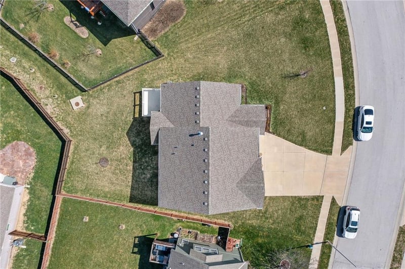 9504 Lenox Pl, Kansas City, MO 64154