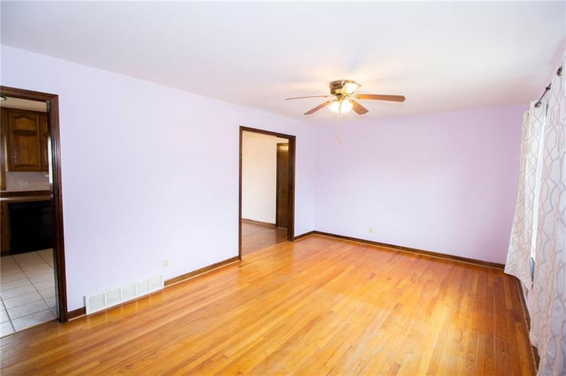 9311 95th St, Overland Park, KS 66212