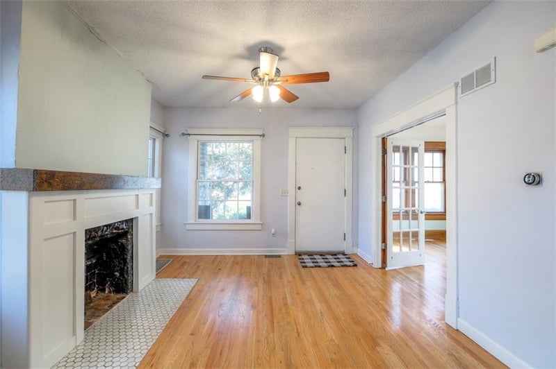 829 40 St, Kansas City, MO 64111