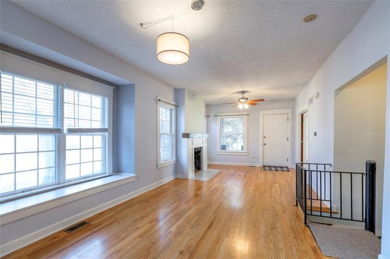 829 40 St, Kansas City, MO 64111